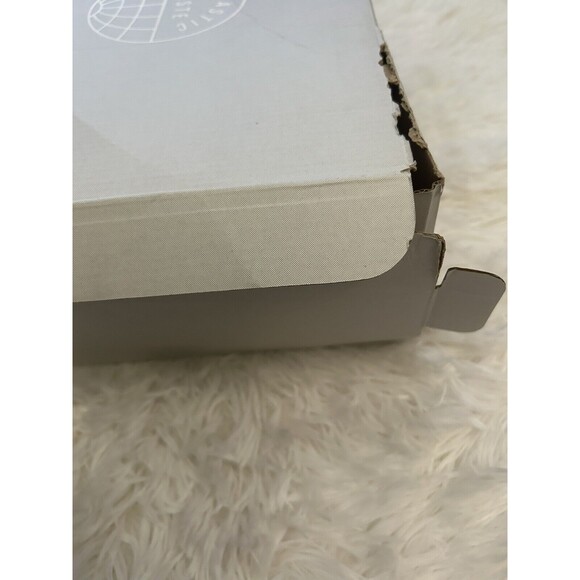 New Adidas Size 10.5 Women’s Ultraboost 22 Crystal White Turbo Running Shoes - Picture 7 of 7